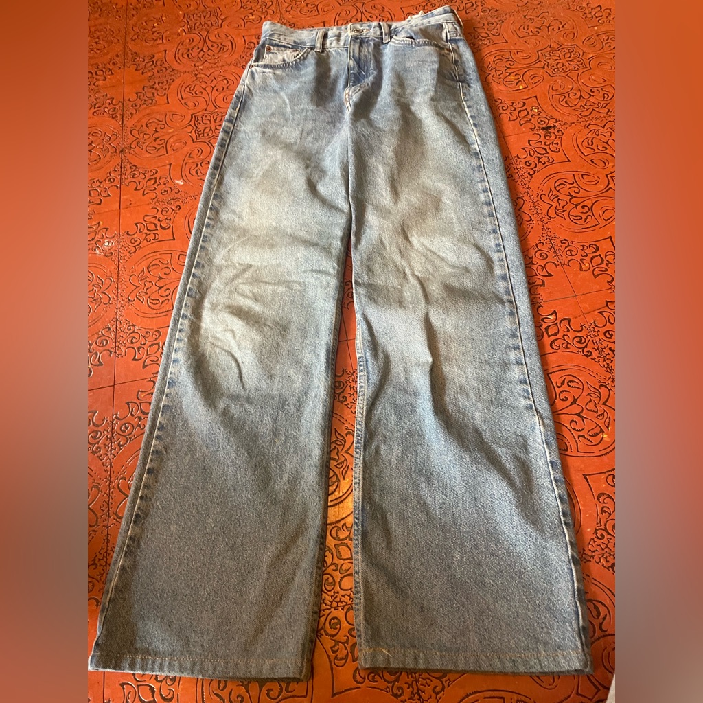 Pull&Bear Wide Fit Jeans Pants Blue Wash Slightly Distressed Long Leg Size Us2